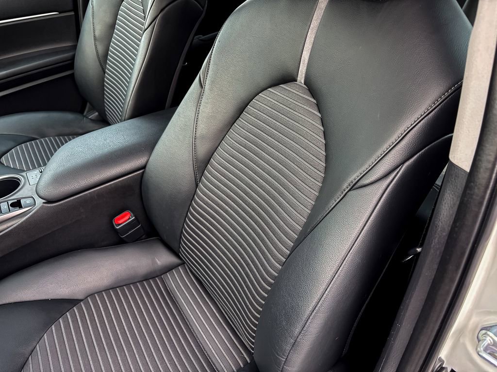 Used 2022 Toyota Camry SE image 17