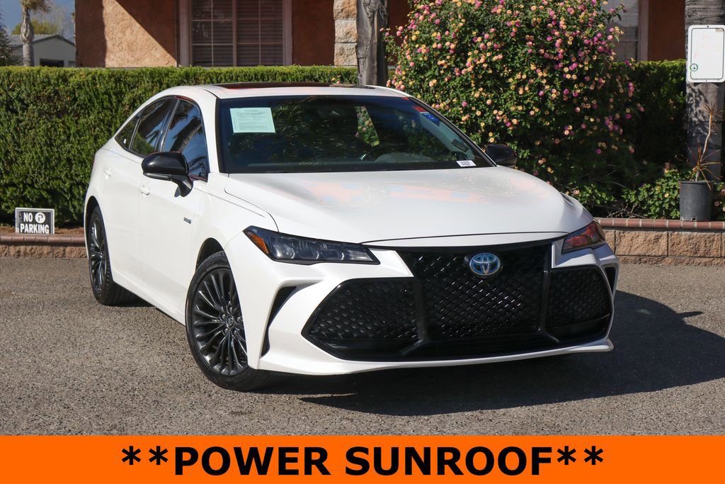 Used 2020 Toyota Avalon XSE FWD image 2