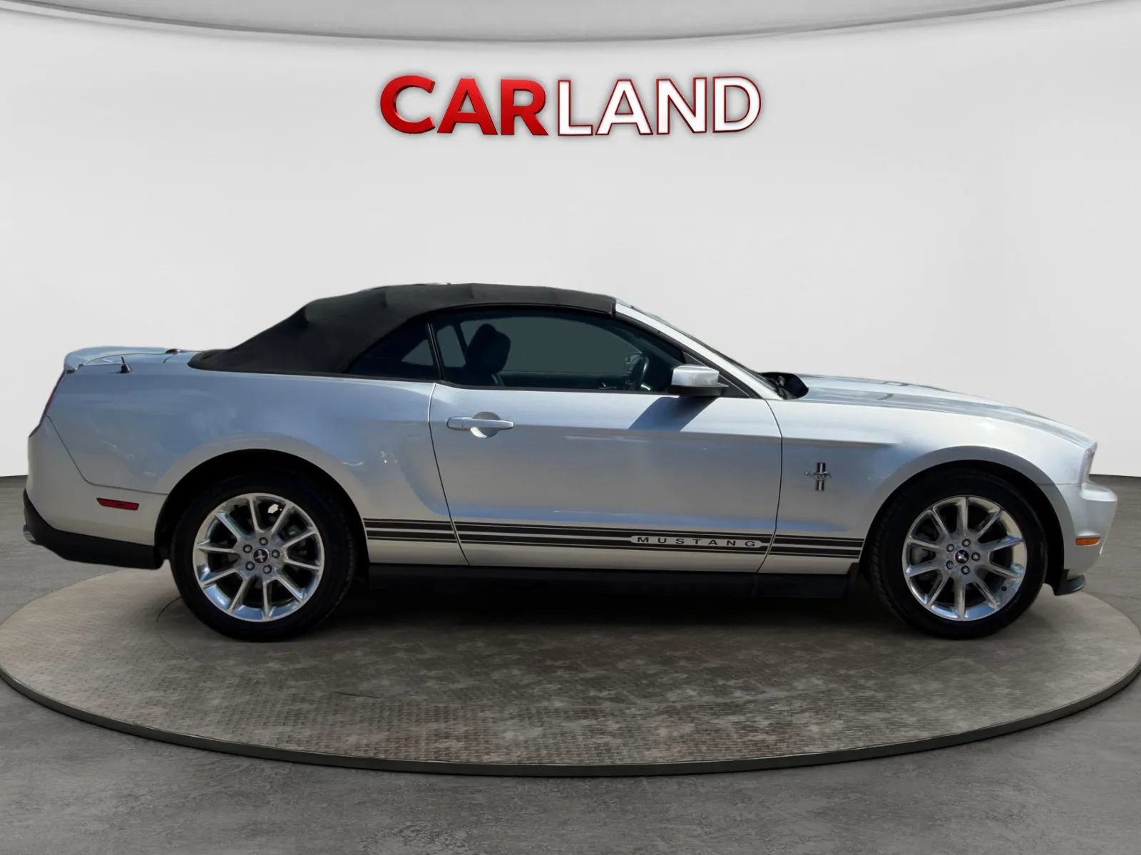 Used 2011 Ford Mustang Premium w/ 202A Rapid Spec Order Code RWD image 7