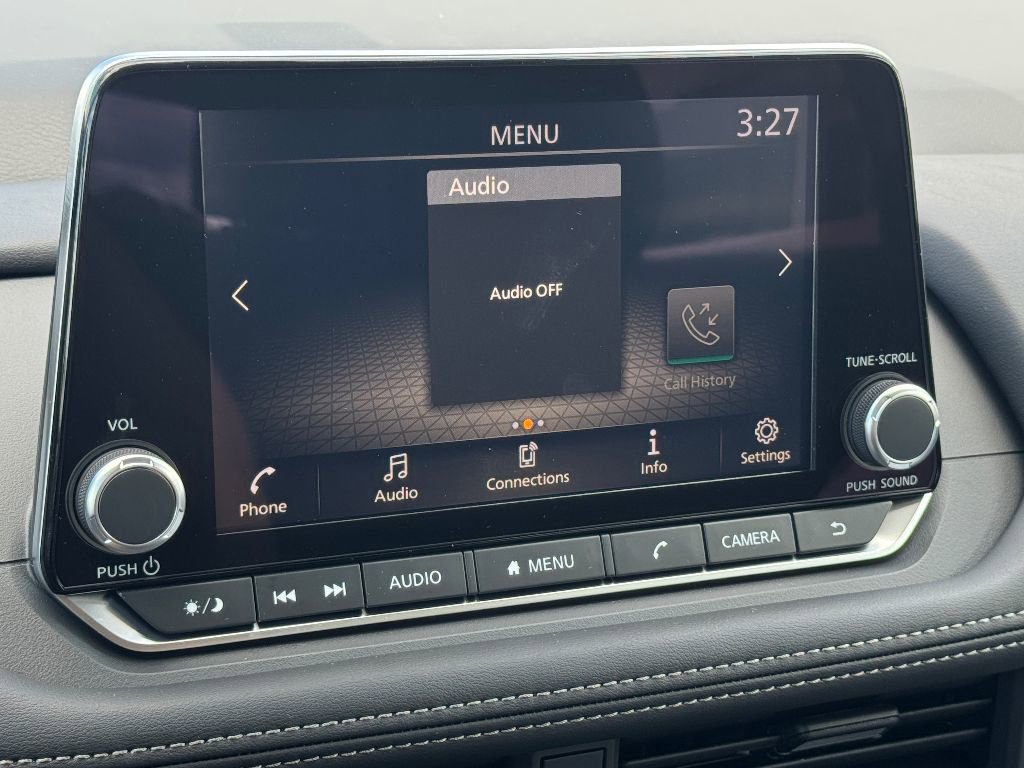 Used 2025 Nissan Rogue S image 14