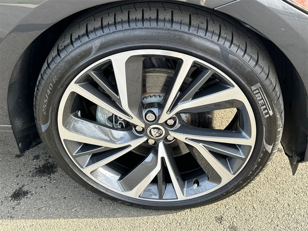 Used 2024 Jaguar I-PACE R-Dynamic HSE image 7