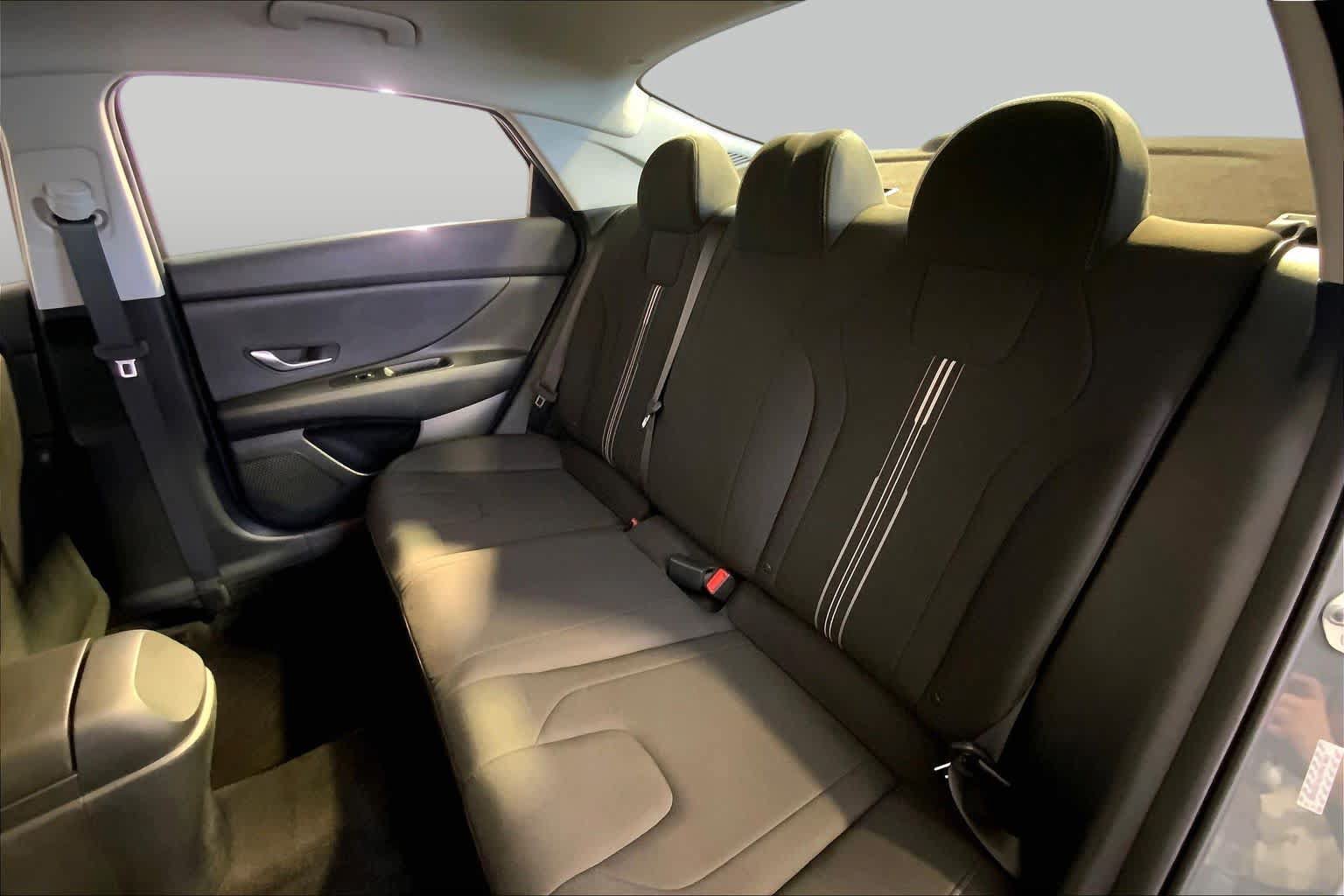 Used 2023 Hyundai Elantra SEL FWD image 21