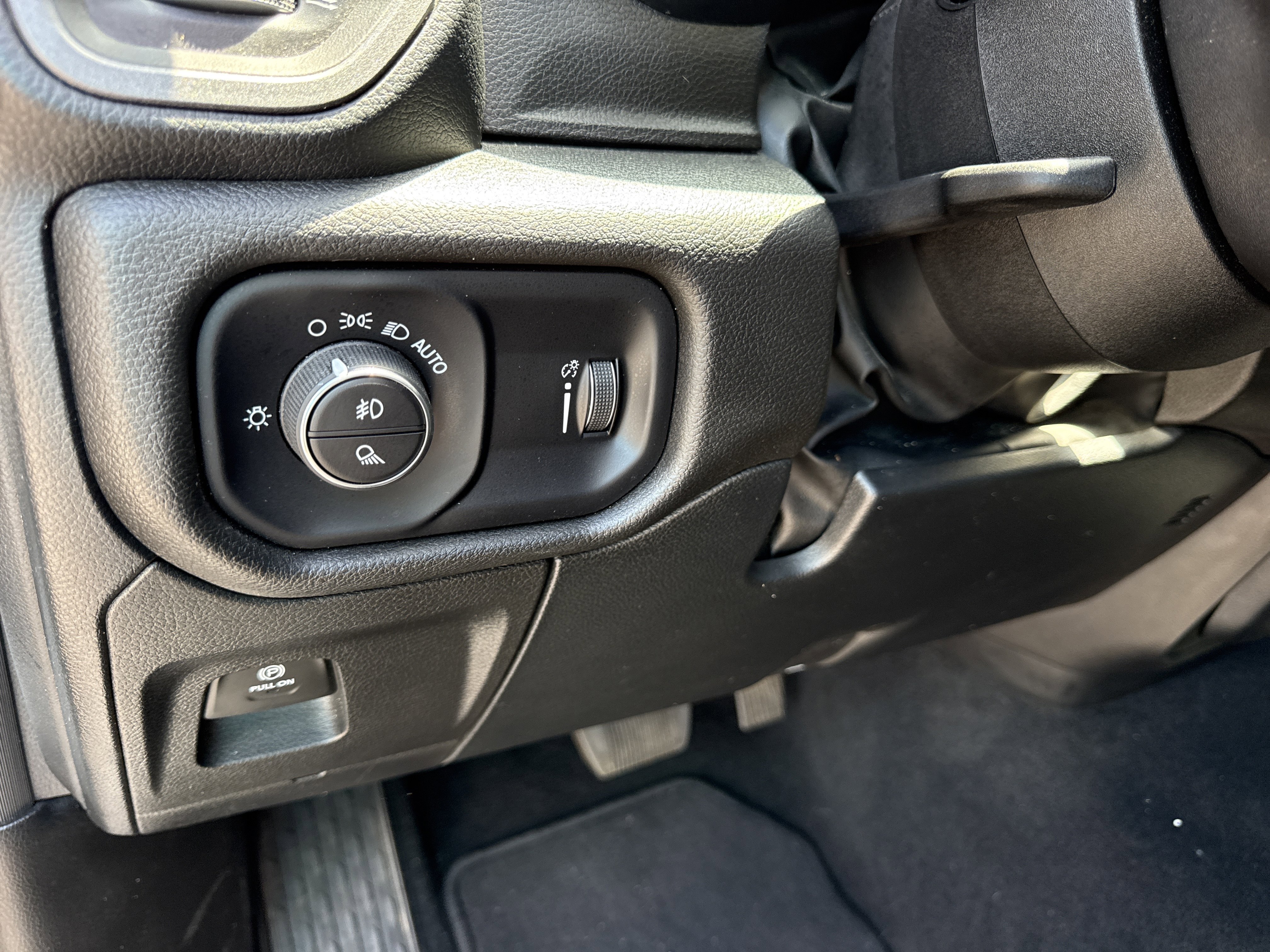 Used 2025 RAM 1500 Tradesman w/ Night Edition RWD image 32