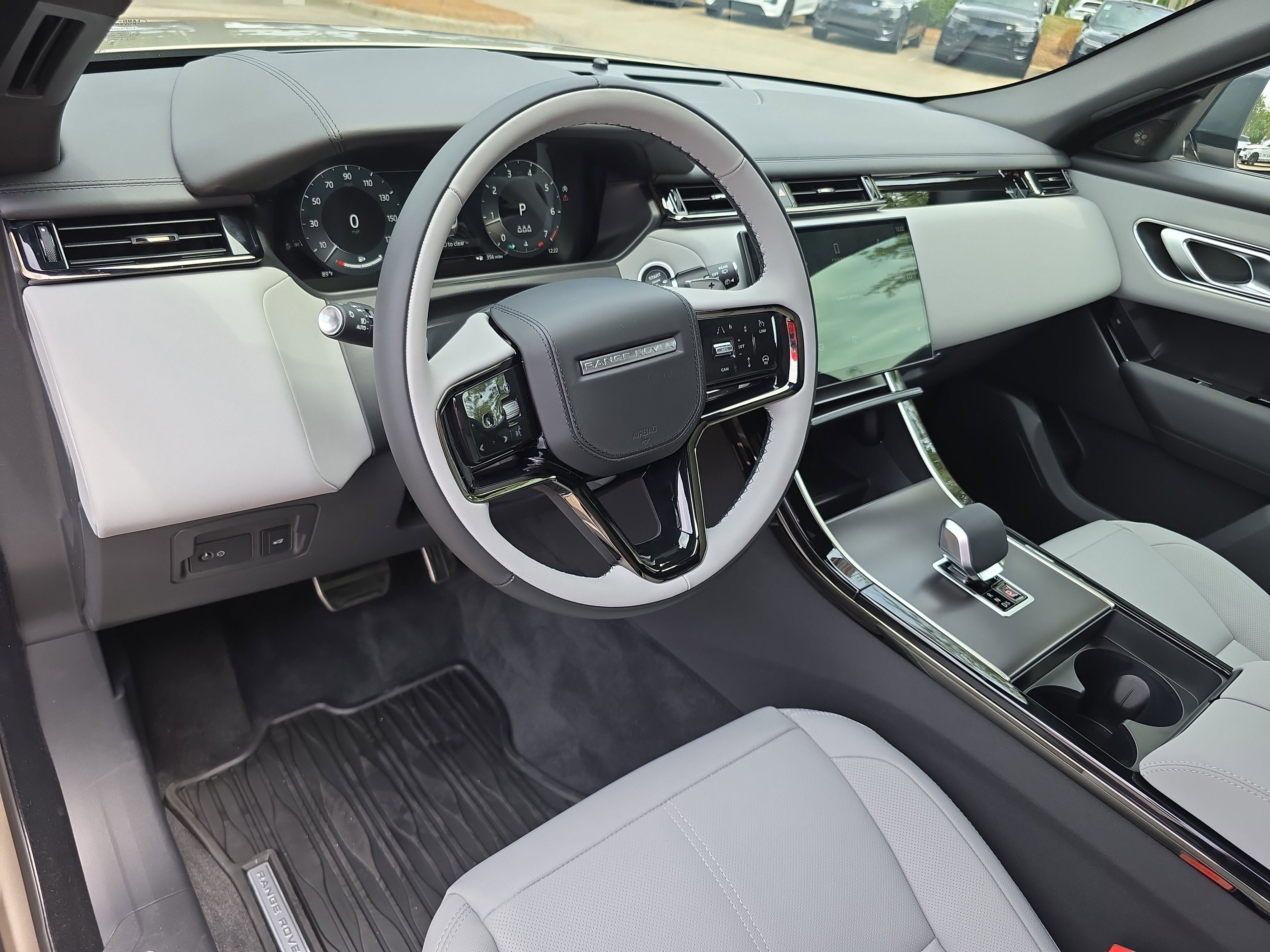 New 2026 Land Rover Range Rover Velar Dynamic SE image 16