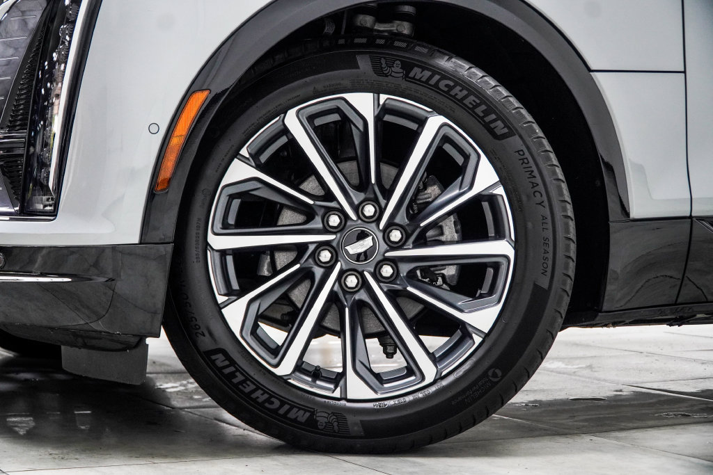 Used 2024 Cadillac Lyriq Sport AWD/4WD image 8