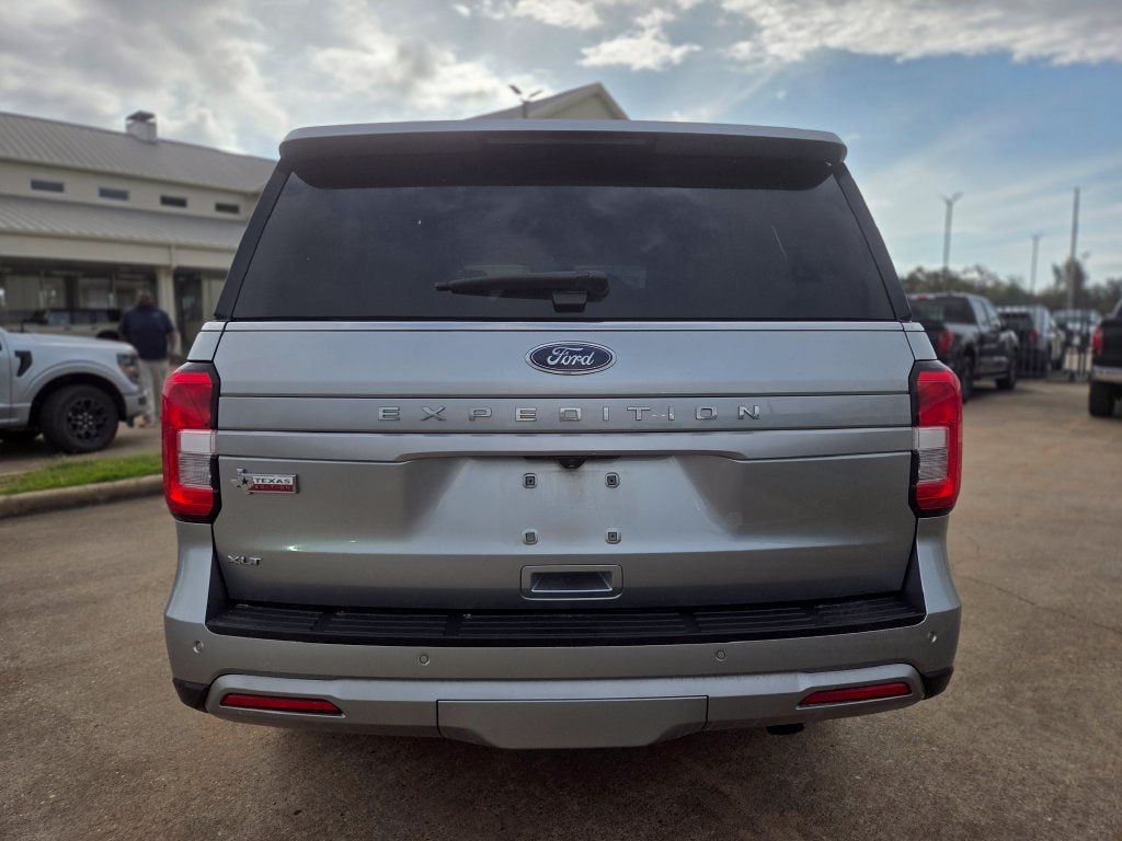 Used 2022 Ford Expedition XLT RWD image 6