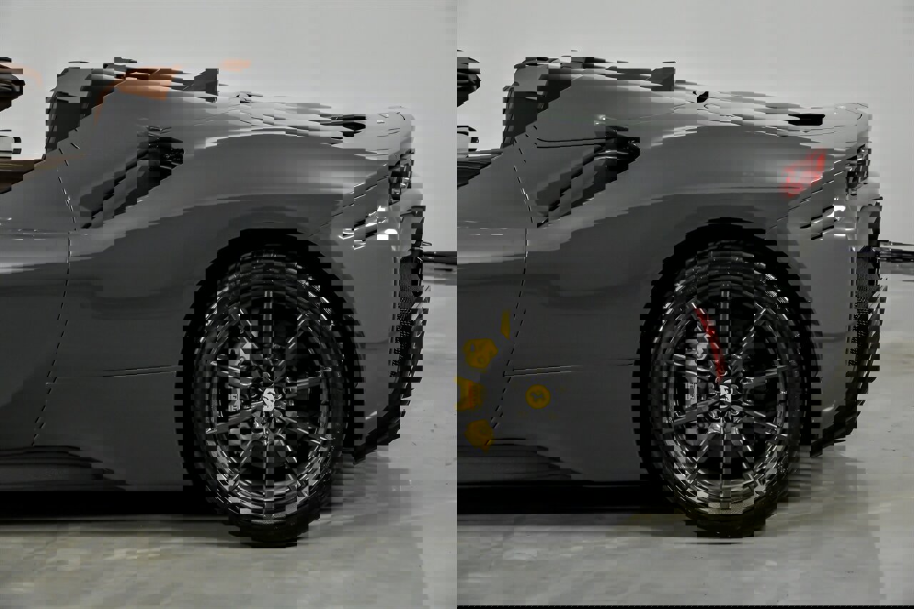 Used 2024 Ferrari SF90 Spider image 8