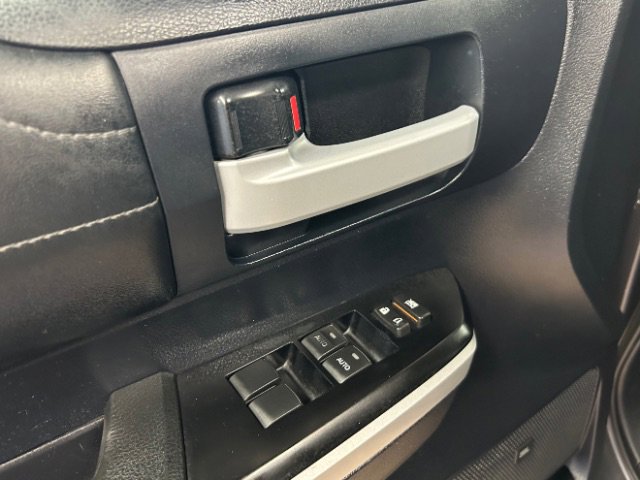 Used 2014 Toyota Tundra Limited w/ Limited Premium Package image 11
