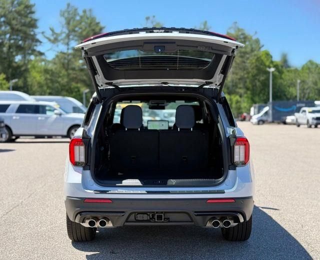 New 2026 Ford Explorer ST w/ Sun And Sound Package AWD/4WD image 6
