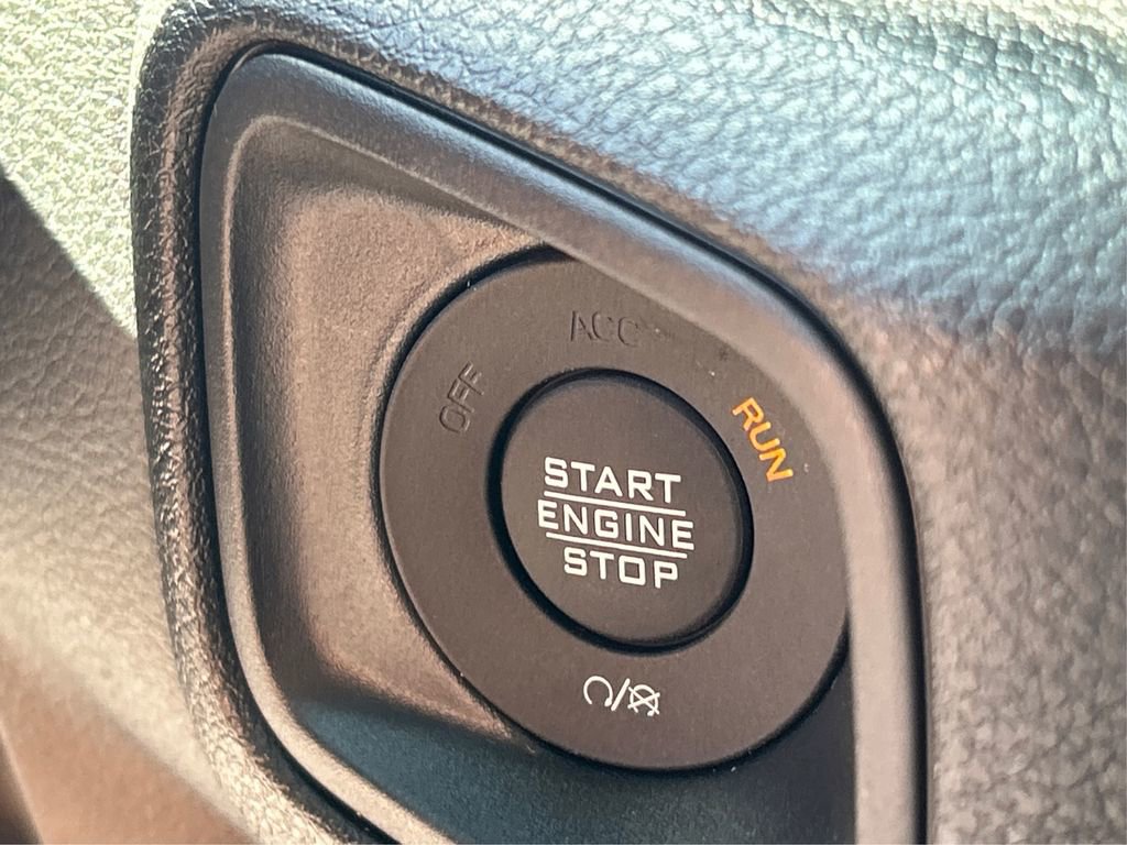 New 2025 Jeep Gladiator Sport image 31