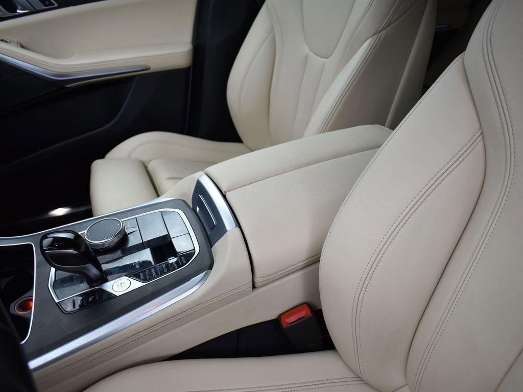 Used 2022 BMW X5 sDrive40i w/ Premium Package RWD image 13