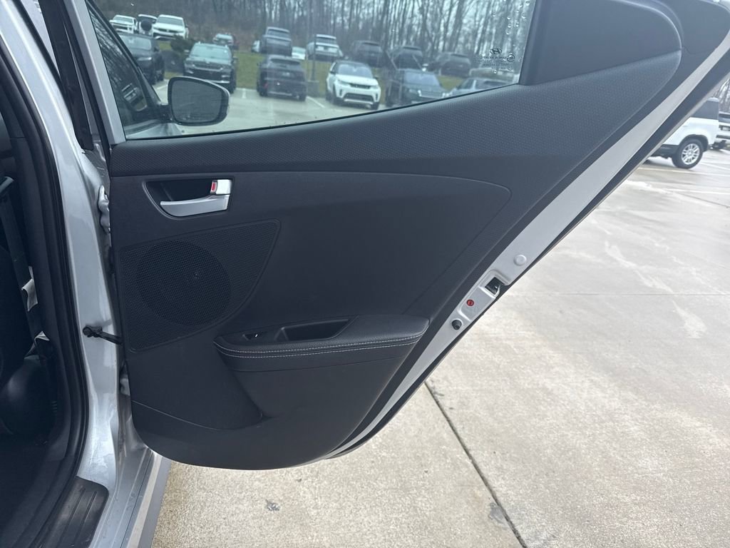 Used 2015 Hyundai Veloster Turbo image 15