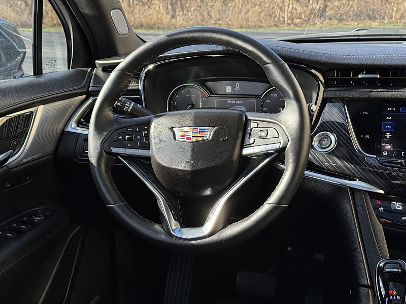 Used 2024 Cadillac XT6 Premium Luxury image 11