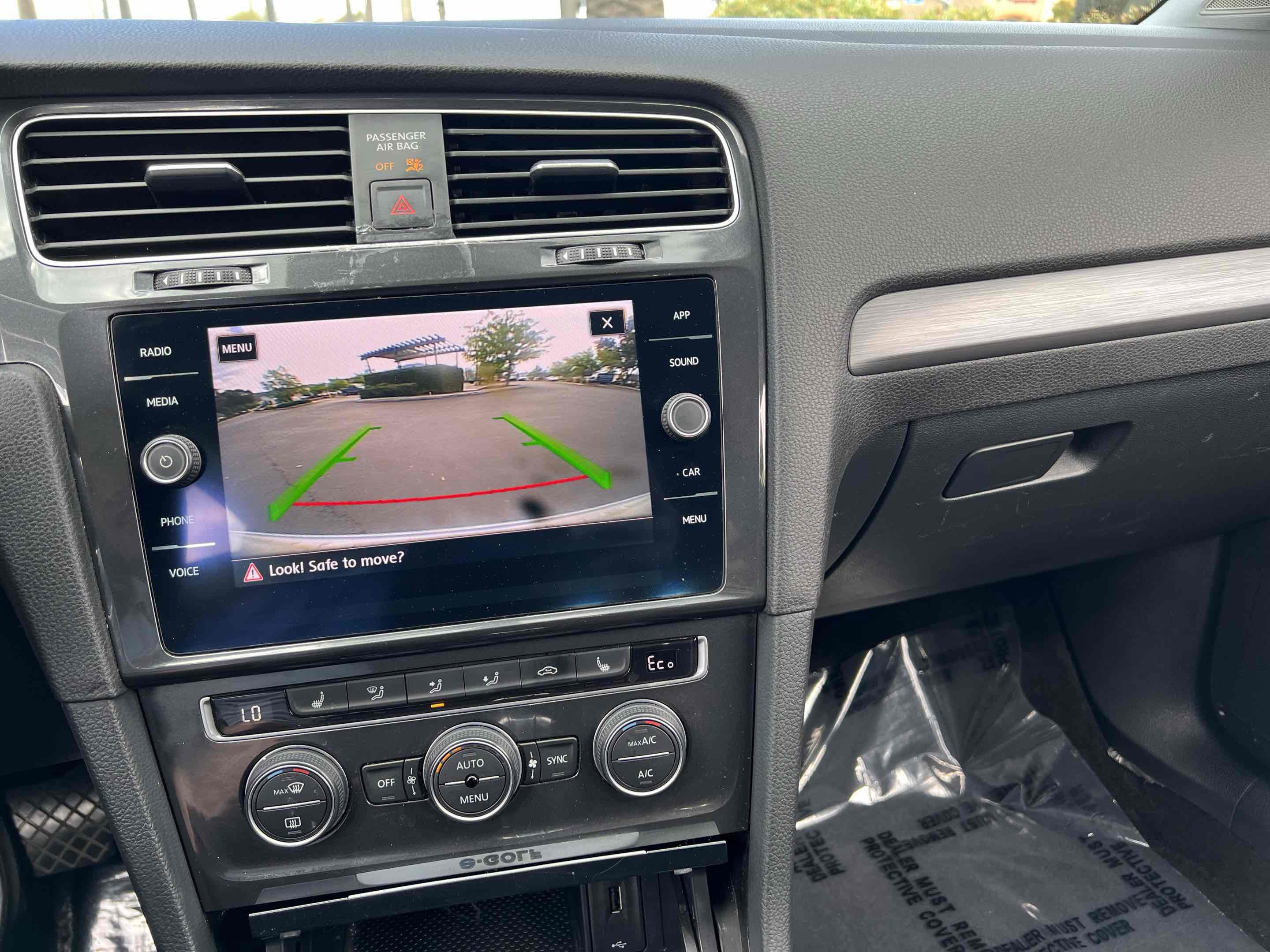 Used 2019 Volkswagen e-Golf SE w/ Driver Assistance Package image 6