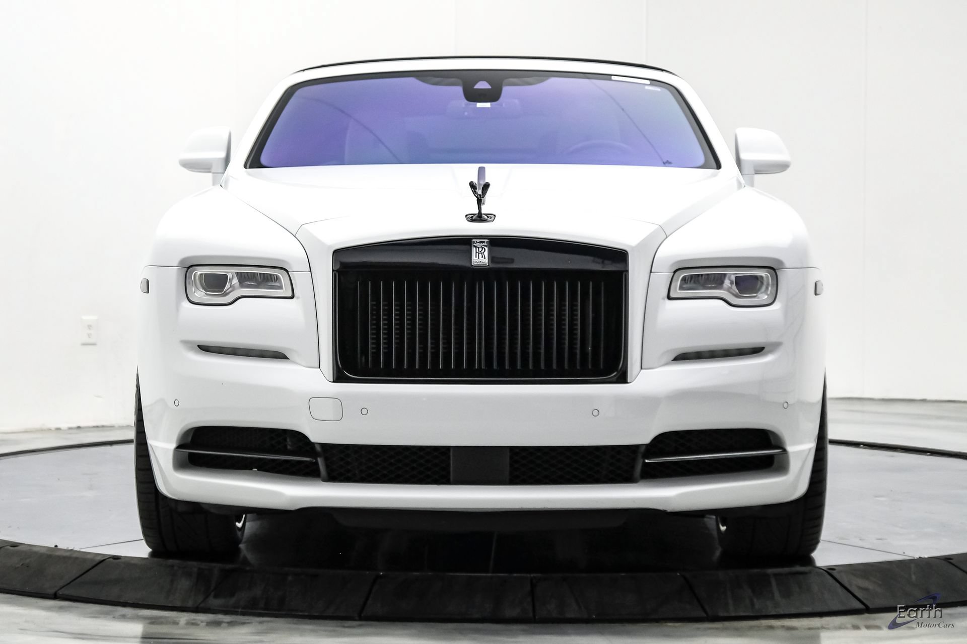 Used 2017 Rolls-Royce Dawn RWD image 37