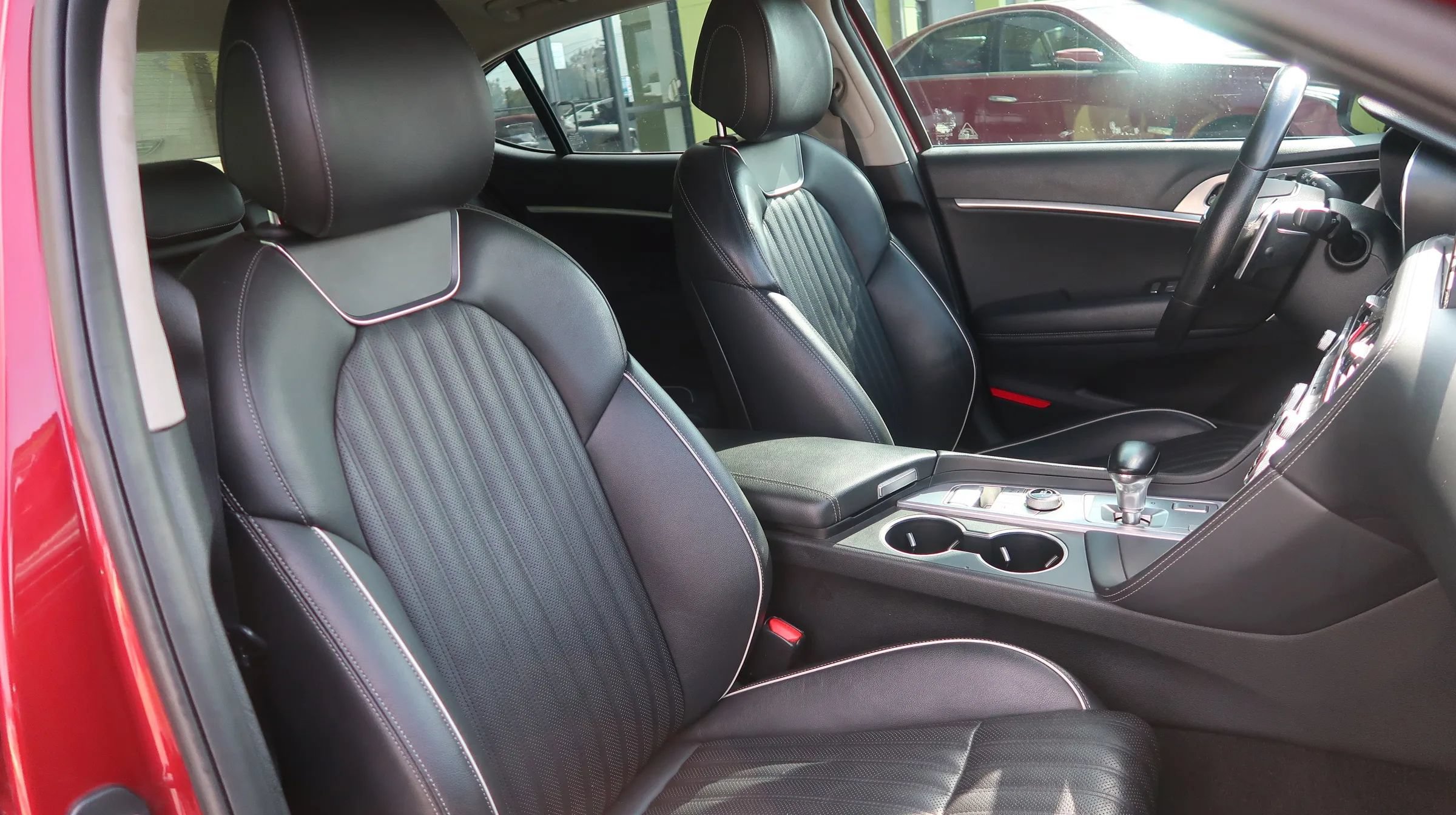 Used 2021 Genesis G70 3.3T RWD image 26