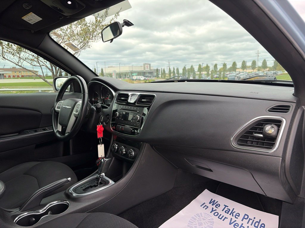 Used 2014 Chrysler 200 Touring FWD image 22