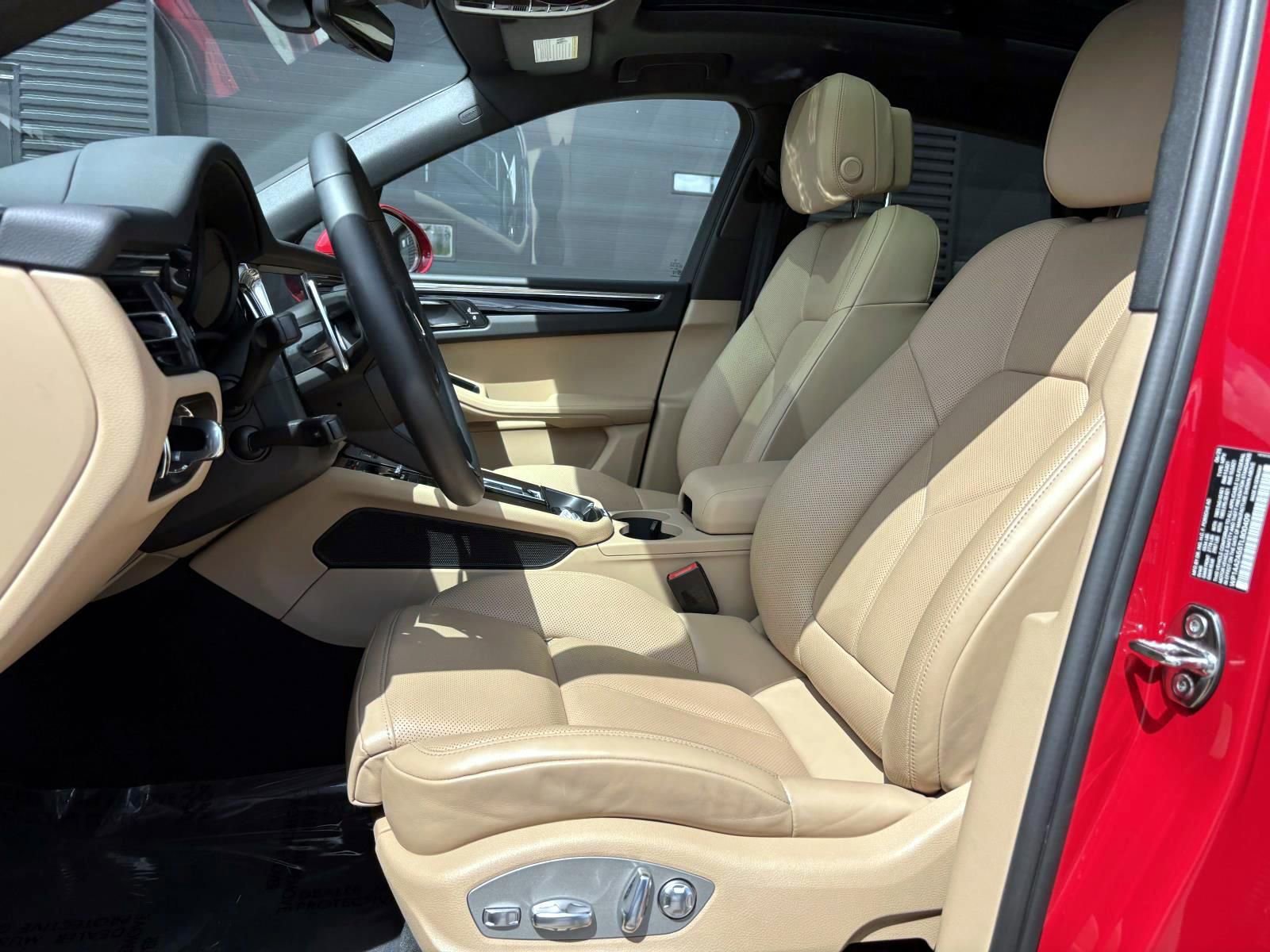 Used 2026 Porsche Macan image 16