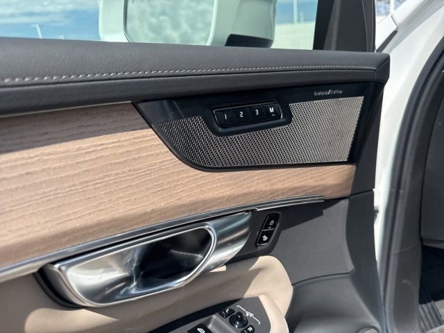 New 2026 Volvo XC90 B6 Plus w/ Protection Package Premier image 13