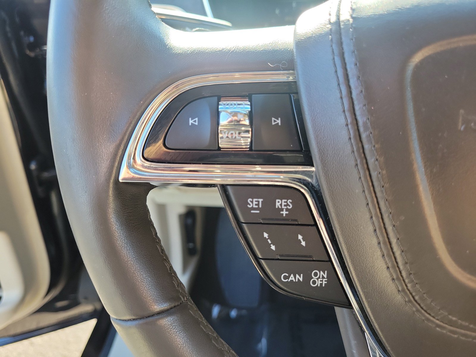 Used 2019 Lincoln Continental Reserve FWD image 18