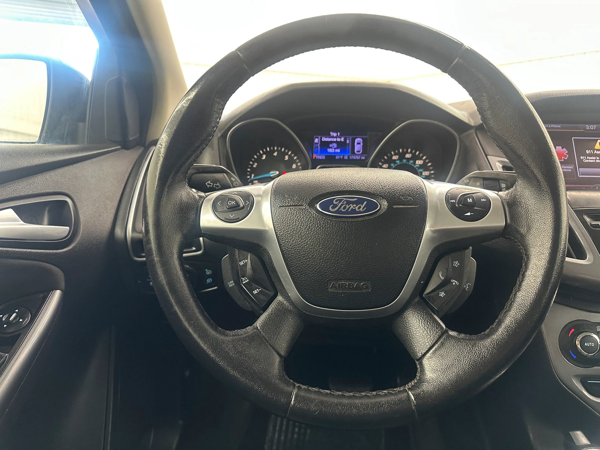 Used 2013 Ford Focus Titanium w/ Titanium Handling Pkg FWD image 20