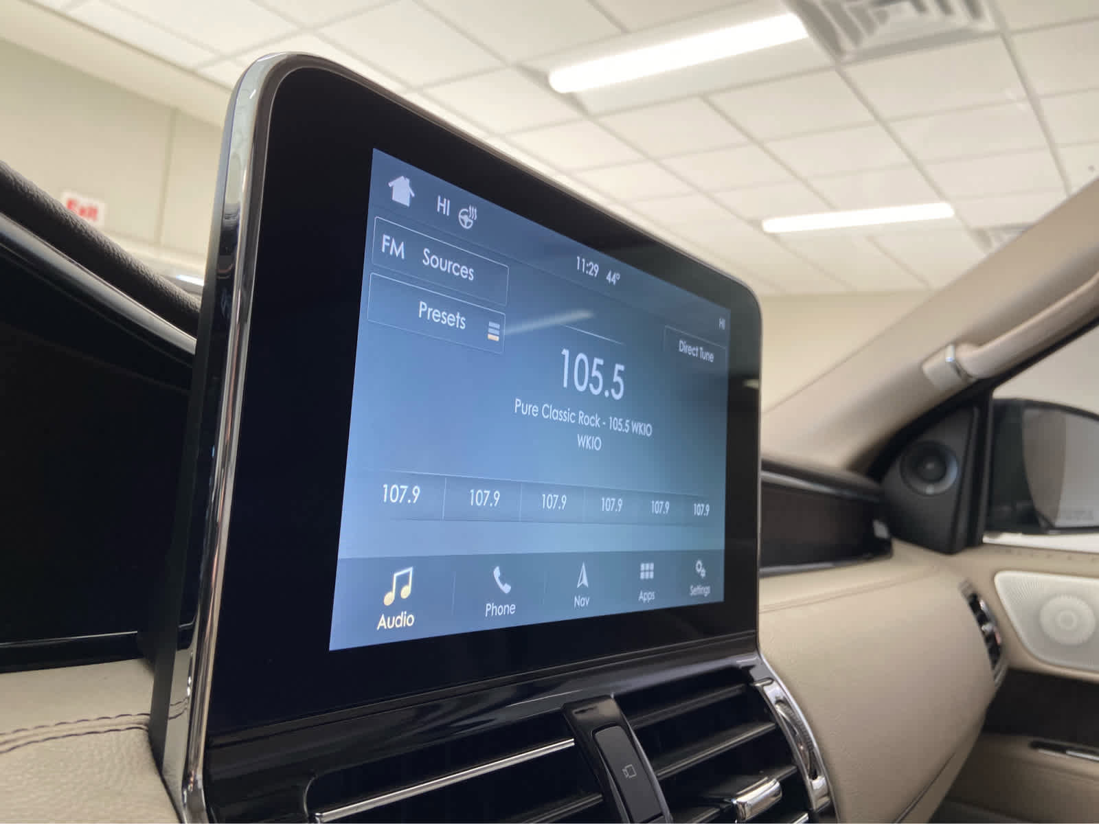 Used 2019 Lincoln Navigator Reserve image 27