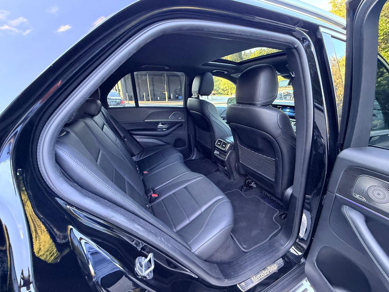 Used 2021 Mercedes-Benz GLE 350 w/ AMG Line Exterior image 12