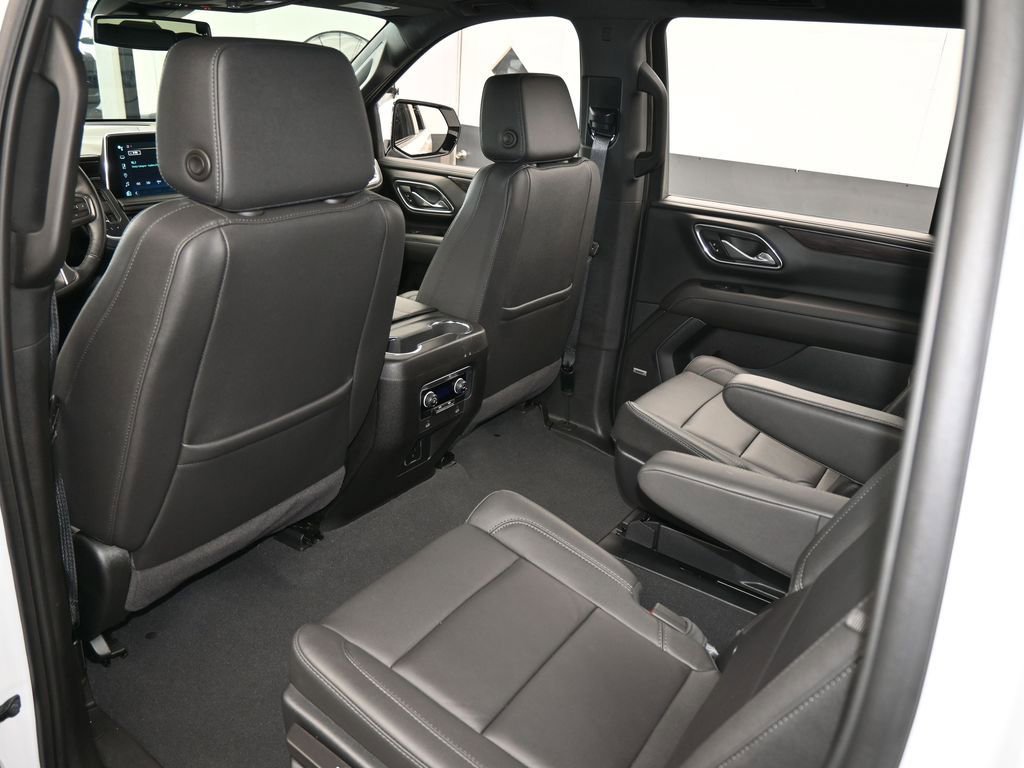 Used 2024 Chevrolet Suburban Z71 image 39