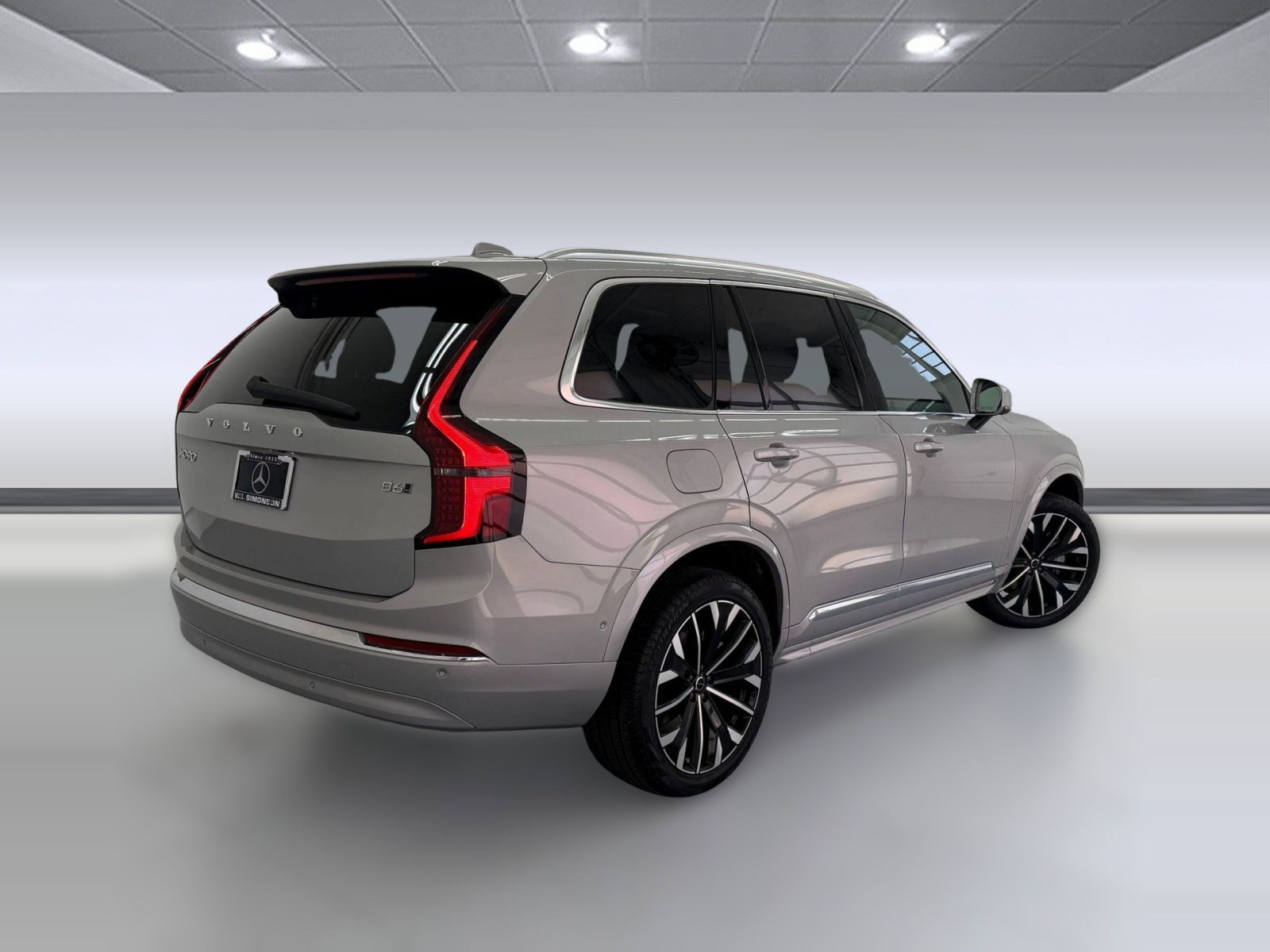 Used 2025 Volvo XC90 B6 Plus image 8