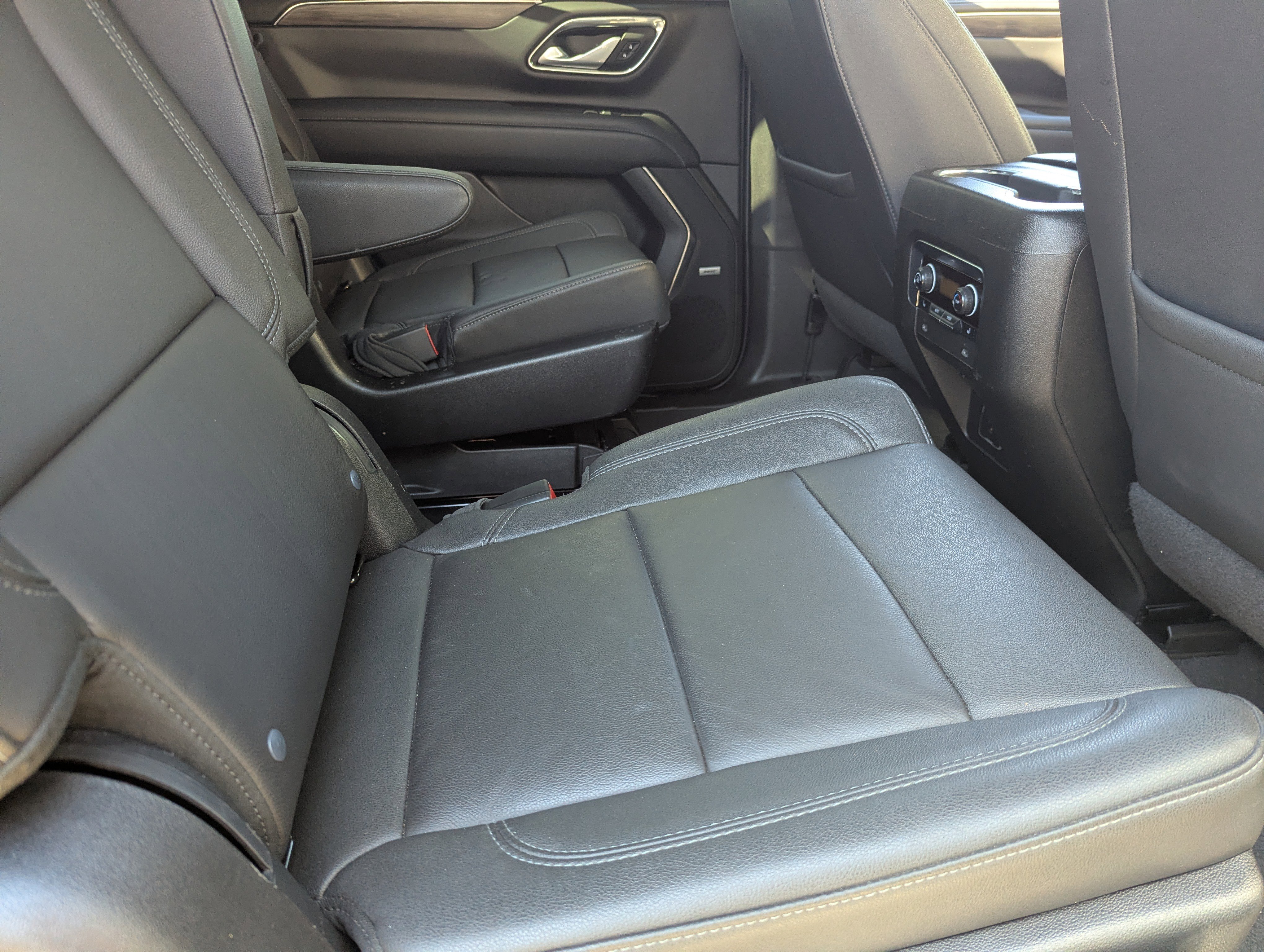 Used 2022 Chevrolet Tahoe Z71 w/ Luxury Package image 12