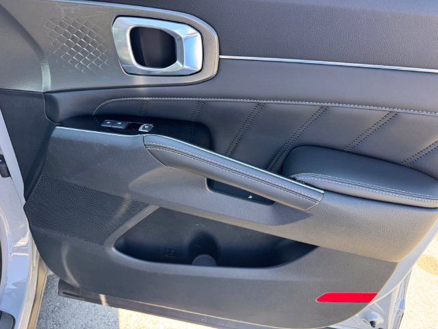 Used 2022 Kia Sorento SX FWD image 7