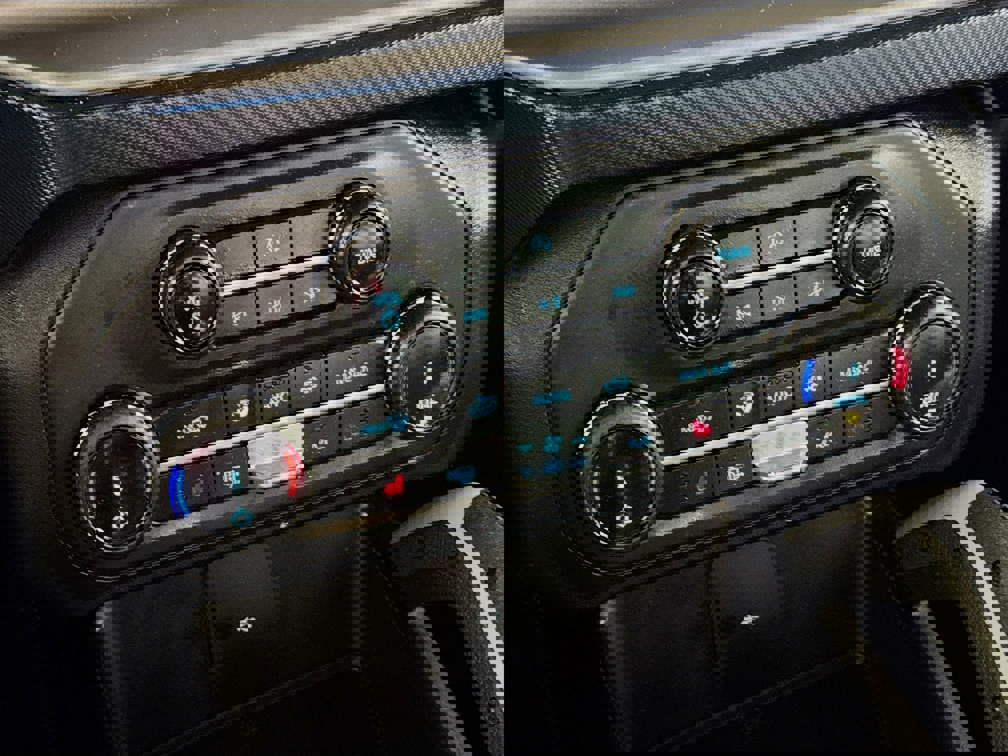 Used 2022 Ford Bronco Outer Banks image 18