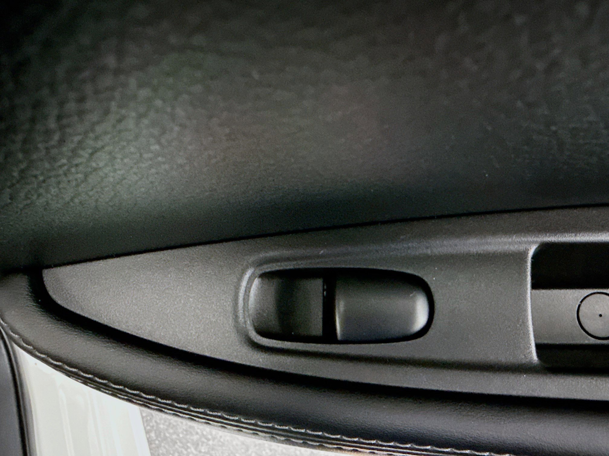 Used 2020 Nissan Rogue Sport S image 30