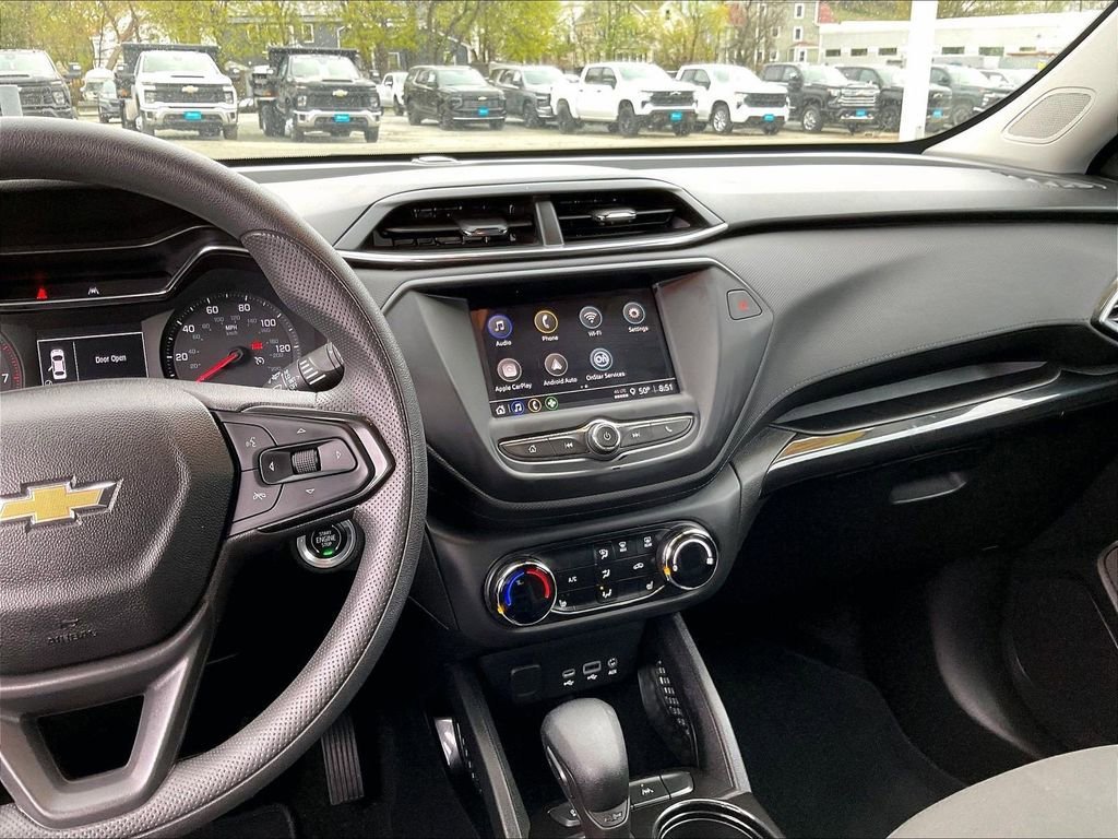 Used 2023 Chevrolet TrailBlazer LT FWD image 18