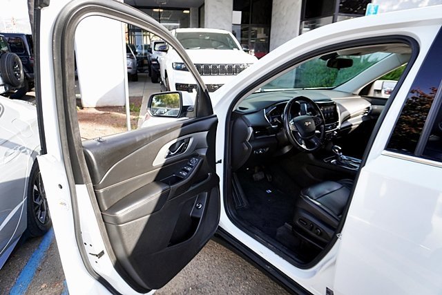 Used 2021 Chevrolet Traverse LT image 33