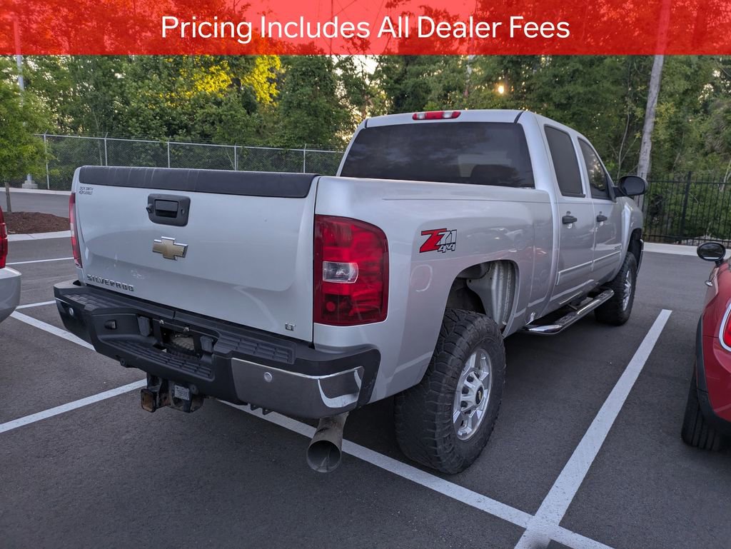 Used 2011 Chevrolet Silverado 2500 LT w/ Interior Plus Package AWD/4WD image 7