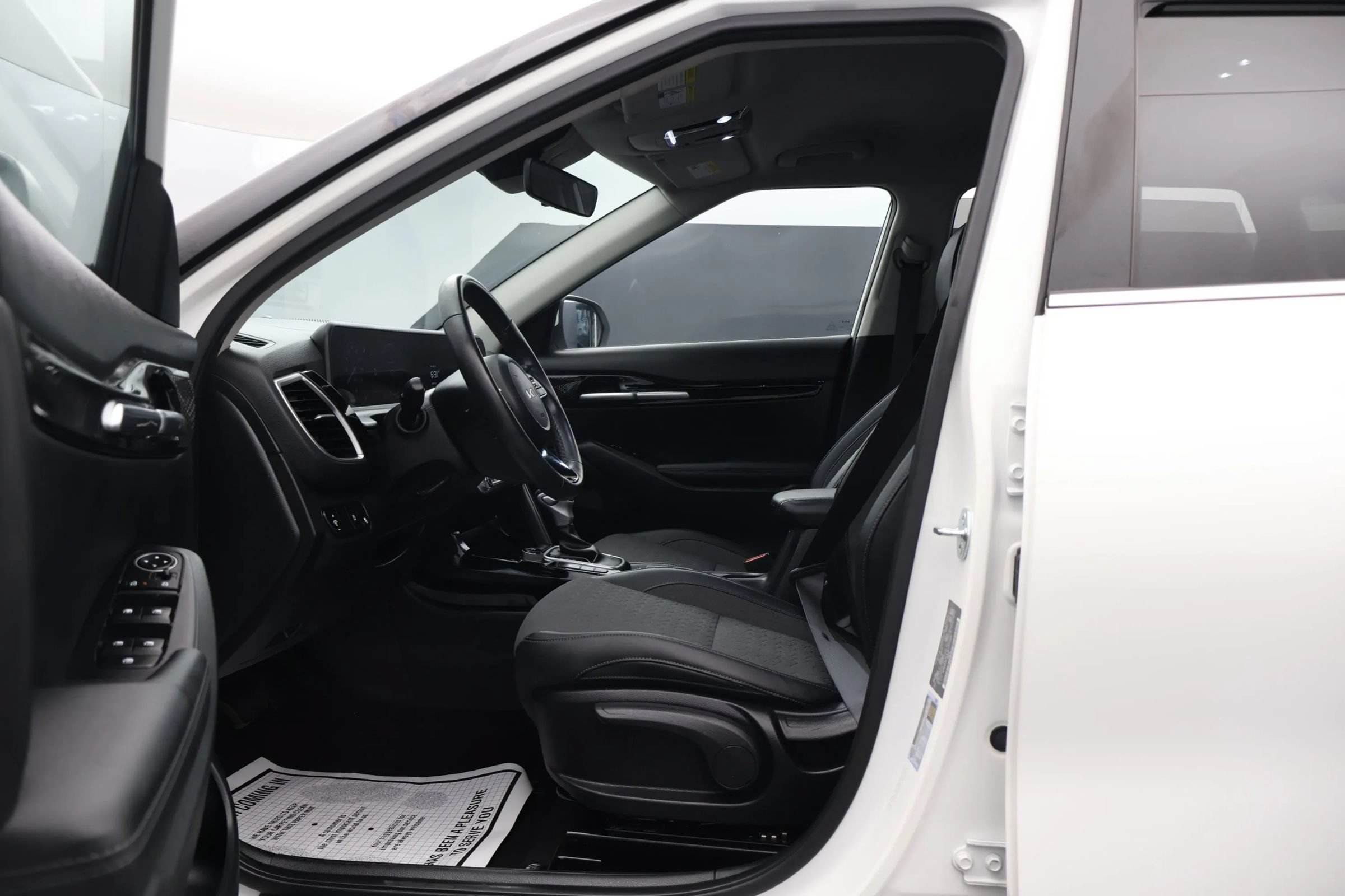 Used 2024 Kia Seltos S AWD/4WD image 11