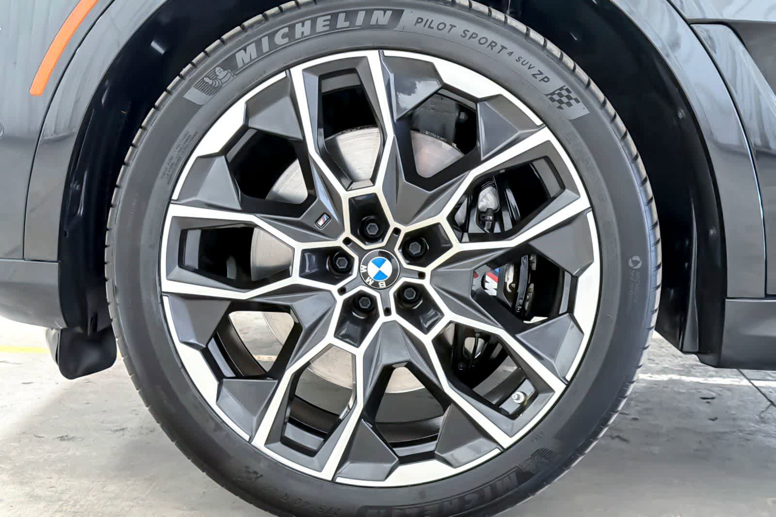 Used 2024 BMW X7 xDrive40i w/ M Sport Package AWD/4WD image 27