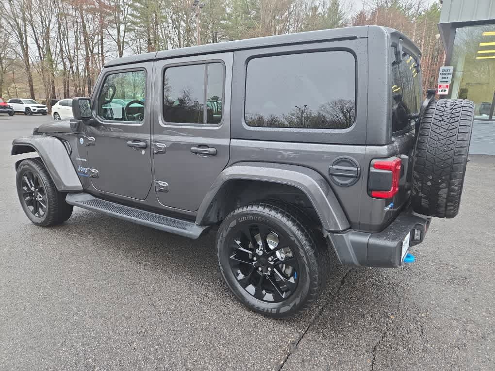 Used 2023 Jeep Wrangler Unlimited Sahara w/ Cold Weather Group AWD/4WD image 8