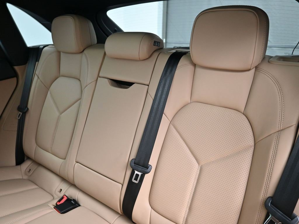 New 2026 Porsche Macan S image 6