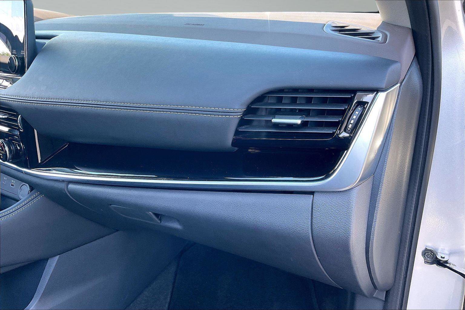 Certified 2023 Nissan Rogue SL w/ SL Premium Package image 18