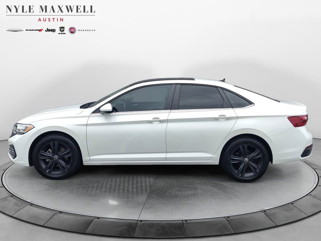 Used 2023 Volkswagen Jetta SE w/ Panoramic Sunroof Package image 13