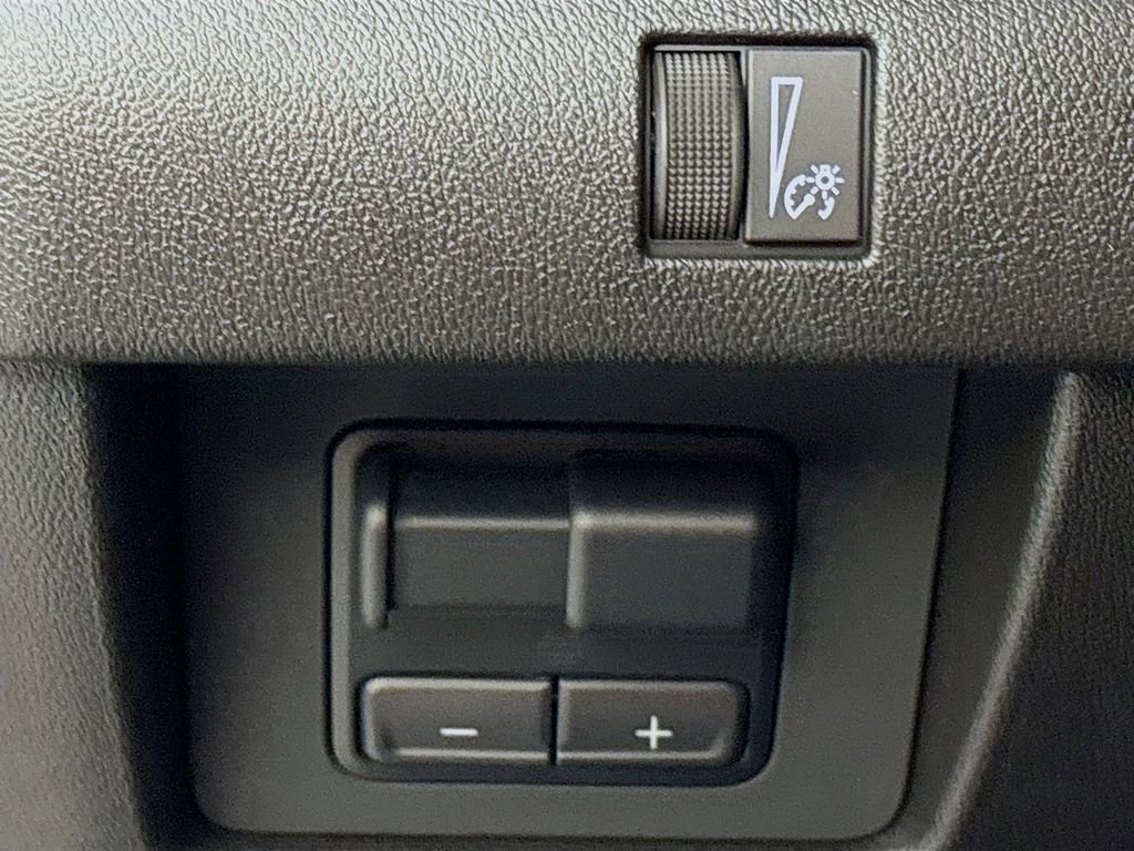 New 2025 GMC Canyon Elevation w/ Convenience Package image 10