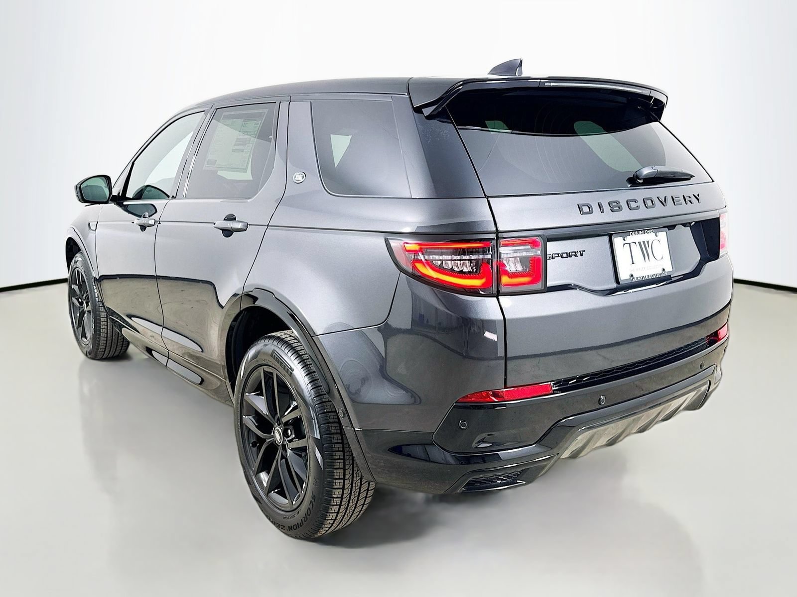 New 2026 Land Rover Discovery Sport Landmark AWD/4WD image 7
