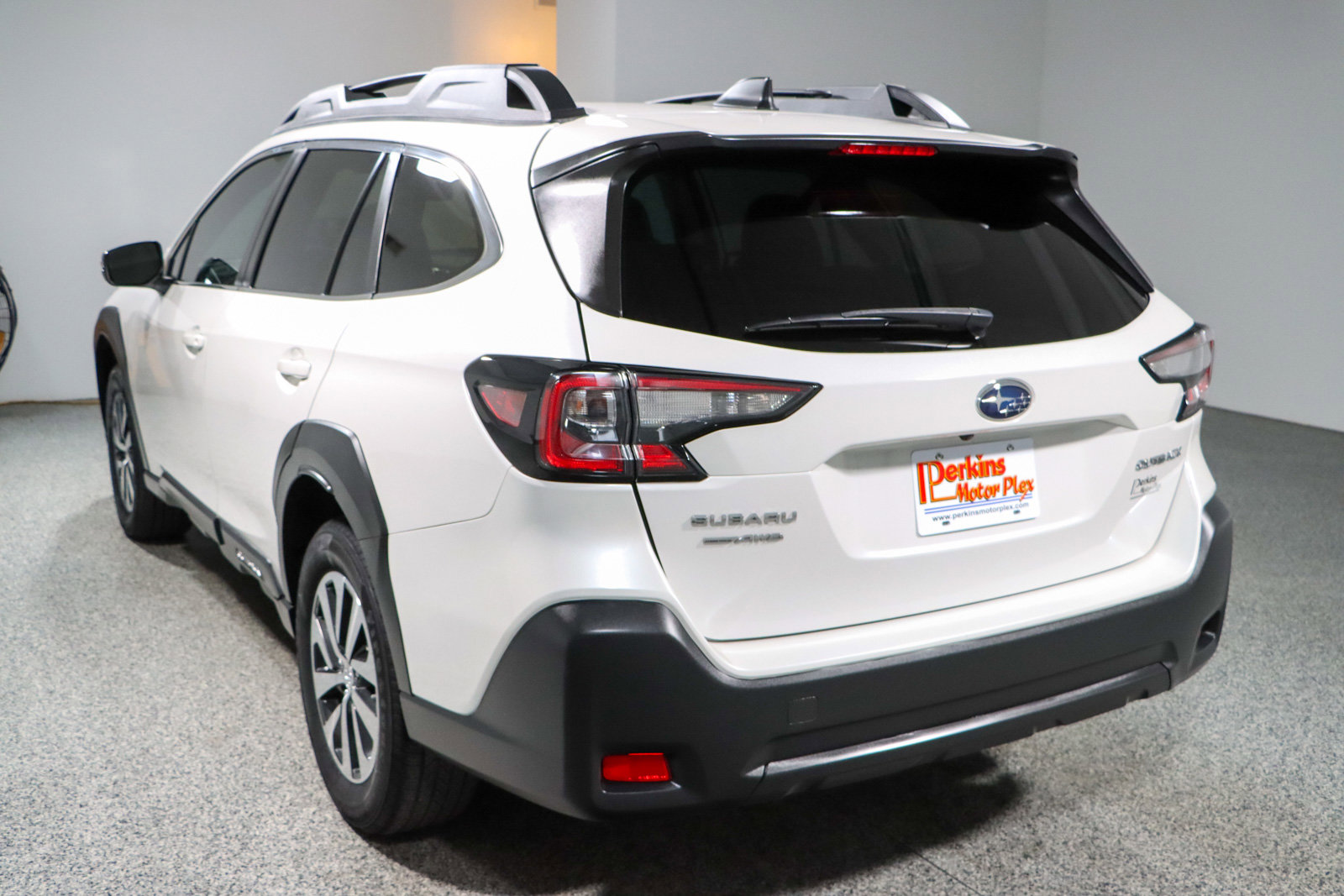 Used 2024 Subaru Outback Premium image 9