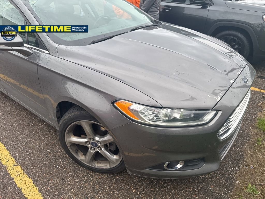 Used 2014 Ford Fusion SE w/ Equipment Group 201A FWD image 4