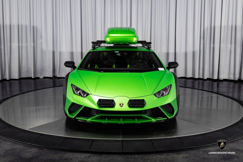 Used 2024 Lamborghini Huracan Sterrato image 6