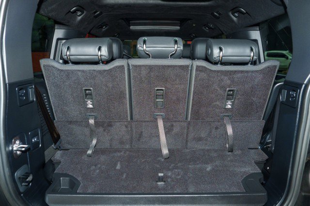 Used 2025 Land Rover Defender 130 X image 30