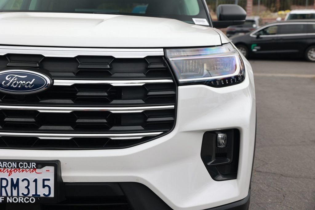 Used 2025 Ford Explorer Active w/ Active Comfort Package RWD image 5