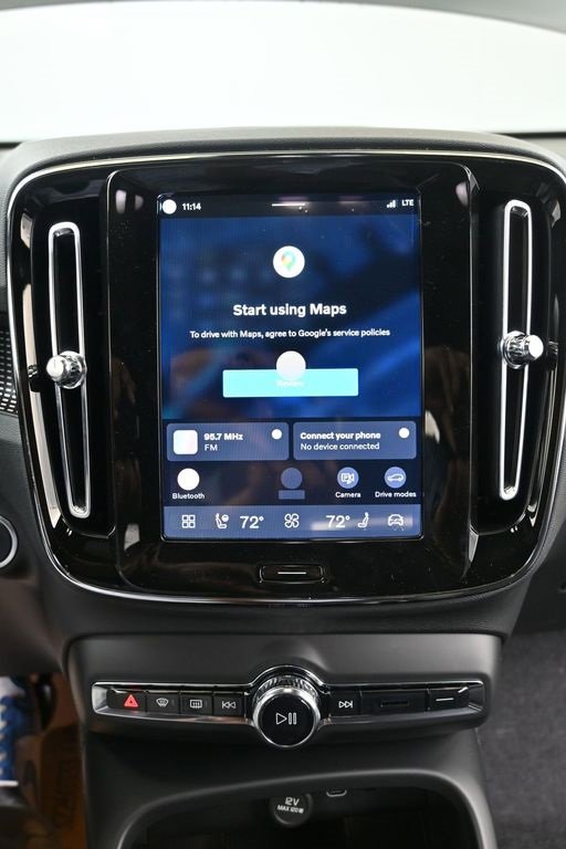 New 2026 Volvo XC40 B5 Ultra w/ Climate Package image 31